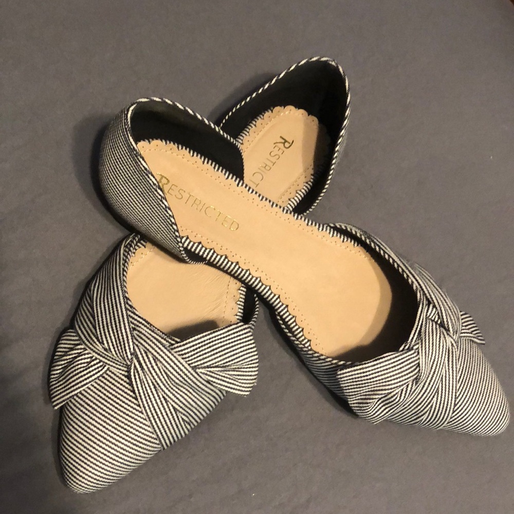 Shoes black and white size 9